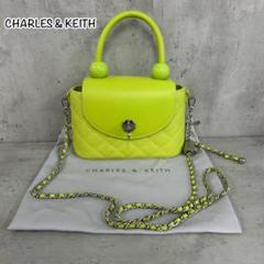 CHARLES & KEITH ハート型ハンドバッグ CHARLES & KEITH ハートミニバッグ ショルダー 限定 - メルカリ