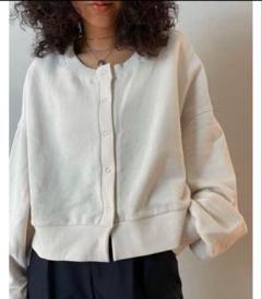 【新品未使用】searoomlynn LEMONグラフィックベーシックSweat 新品タグ付き searoomlynn LEMONグラフィックベーシックSweat
