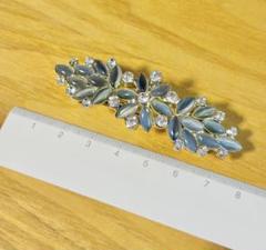 花モチーフ ヘアピン バレッタ　グレー　約7cm