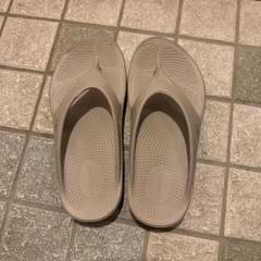 ウーフォス　ベージュ　サイズ39