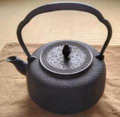 速くおよび自由な アラレ 鉄瓶 2025年最新】南部鉄器 1.8lの人気アイテム メルカリ - 工芸品