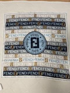 未使用美品　FENDI ハンカチ