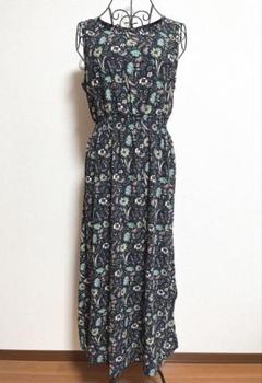 美品　ロング花柄ワンピース　ブラック