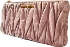 クラッチバッグ MiuMiu MATELASSE(ミュウミュウ マテラッセ