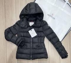 ⭐︎即納⭐︎MONCLER ネイビー ライトダウンコート　付属の収納袋&ハンガー付き 楽天市場】モンクレール ハンガーの通販