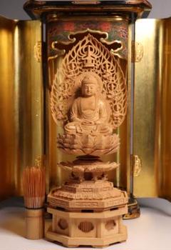 厨子入り 釈迦如来坐像  一点物 アンティーク 仏像 Buddhism art 木造仏像 釈迦如来坐像 厨子入り 仏教美術 木彫 仏具 金彩色