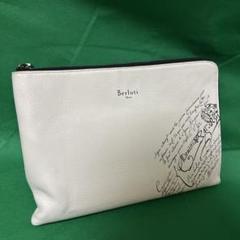国内限定 Berluti ニノGM クラッチバッグ レザー ホワイト