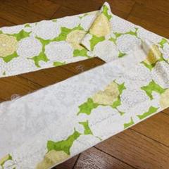 正絹　着物はぎれ　鮮やかな黄緑の菊柄　半幅の148センチ