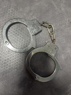 【骨董品】金属製手錠 チェーン付き 鍵付き 骨董品】金属製手錠 チェーン付き 鍵付き