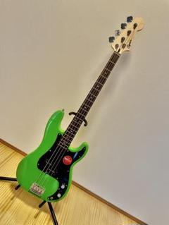 Squier プレシジョンベース　ネオングリーン　未使用 Squier プレシジョンベース ネオングリーン 未使用 - メルカリ