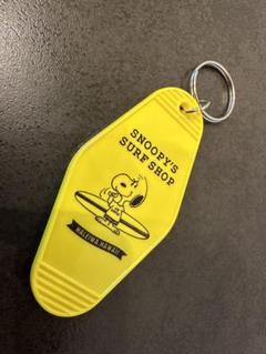 SNOOPY'S SURF SHOP　キャラクターキーホルダーと缶バッチセット SNOOPY´S SURF SHOP キャラクターキーホルダーと缶バッチセット