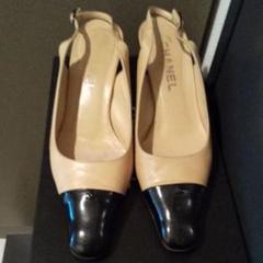 ★CHANEL★バイカラ― バックストラップパンプス♪