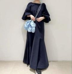 【emmi atelier】袖ボリュームリラックスワンピース ネイビー0 emmi（エミ）の「【emmi atelier】袖ボリュームリラックス