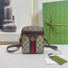 Gucci GGモノグラム ショルダーバッグ
