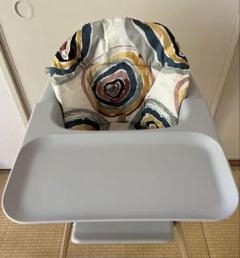 美品　STOKKE ストッケ　ベビーチェア クッション付き