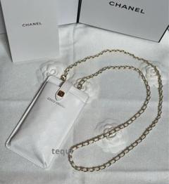 【白】NEW❤️CHANEポーチノベルティ　ココクラッシュ 白】NEW❤️CHANEポーチノベルティ ココクラッシュ