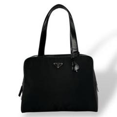 ✨️美品✨ プラダ　トートバッグ　ナイロン　ブラック　黒　三角ロゴ　南京錠　鍵付き PRADA - 【広尾店】プラダ PRADA 三角ロゴ トートバッグ
