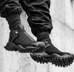 adidas White Mountaineering コラボスニーカーのサムネイル