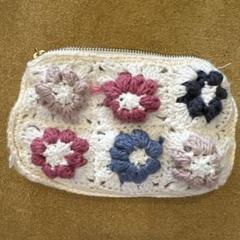 花柄　かぎ針　編み　ポーチ　ハンドメイド　フラワー　手編み　グラニースクエア