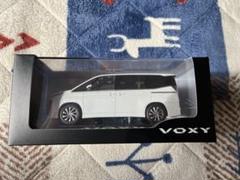 Amazon | 1/30 ミニカー ヴォクシー ハイブリッド 80系 VOXY