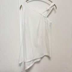 ホワイトノースリーブアシンメトリートップス