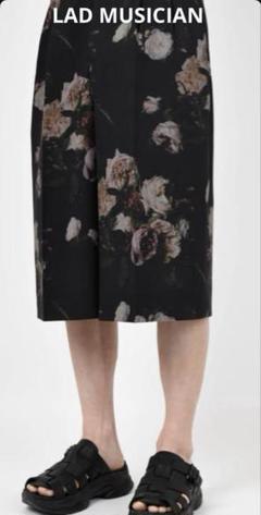 LAD MUSICIAN / PAINT FLOWER 2TUCK SHORT