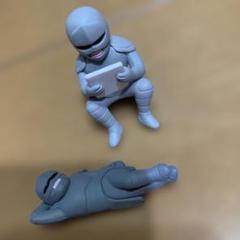 座るちいかわ　寝そべるちいかわ　フィギュア 2体セット グレー