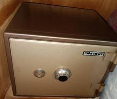 が*く様 家庭用耐火金庫 ダイヤルロック付き　Eiko　ES-10 が*く様 家庭用耐火金庫 ダイヤルロック付き Eiko ES-10 - メルカリ