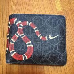 夢*️様 GUCCI スネーク柄 二つ折り財布 2025年最新】gucci 二つ折り財布 スネークの人気アイテム - メルカリ