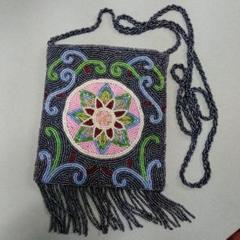 ビーズ刺繍ショルダーポシェット