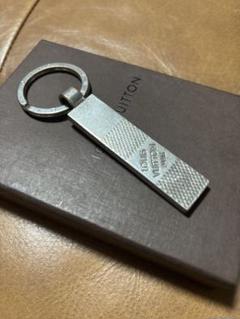 2025年最新】LOUIS VUITTON カラー：シルバー系 キーホルダー