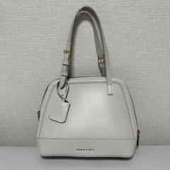 エノラ テクスチャードダブルハンドルストラクチャードバッグ CHARLES & KEITH エノラ テクスチャードダブルハンドル