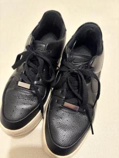 Nike Air Force 1 ブラックスニーカーのサムネイル