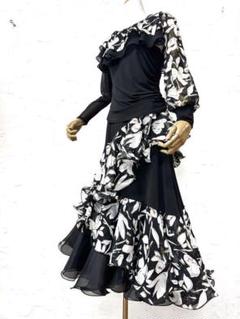 【パーティーに】新品　フリル付き黒白花柄プリント　社交ダンスツーピースr97-8 パーティーに】新品 フリル付き黒白花柄プリント 社交ダンス