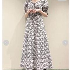 定価1.8万円　即完売品　スナイデル　花柄マキシドレス 定価1.8万円即完売品スナイデル花柄マキシドレス