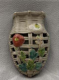 B246s 萬古焼　菊透し掛花入　骨董品 B246s 萬古焼菊透し掛花入骨董品