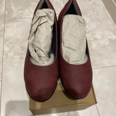 パンプス　ワイン　赤