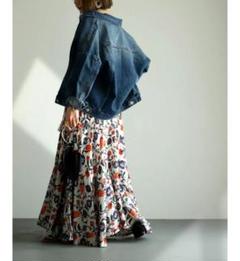 アミナコレクション フレアスカート 花柄 ホワイト フリーサイズ 美品のサムネイル