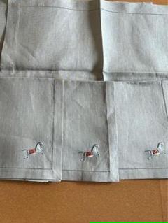 HERMES エルメスランチョンマット　と馬の刺繍のナフキンセット　3組 HERMES エルメスランチョンマット と馬の刺繍のナフキンセット 3組