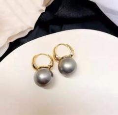 グレーのパールフープピアス レディース ピアス 両耳 かわいい