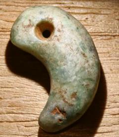 ✳親方おすすめ勾玉　糸魚川翡翠　人気の古墳時代の型　全て卸し値段　鑑定書取得品‼️ ✳親方おすすめ勾玉糸魚川翡翠人気の古墳時代の型全て卸し値段