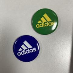 adidas 缶バッジ 2個セット - メルカリ