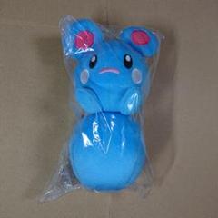 ぶるぶる…むぎゅ！ぬいぐるみ なきべそルリリ&マリル ｜【公式