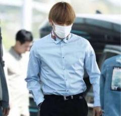 グッチbtsテテ着用 未使用に近いネックレスチャーム　レッド、グリーン２個セット グッチbtsテテ着用 未使用に近いネックレスチャーム レッド