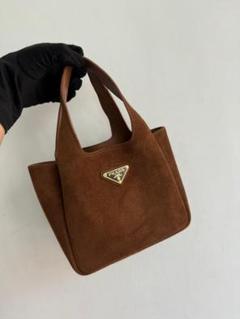 新作【PRADA】スエード カーフスキン トートバッグ、ブラウン PRADA ブラウン スエード トートバッグ - メルカリ