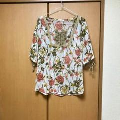 armoire caprice フラワープリント 半袖トップス 2025年最新】armoire caprice 半袖の人気アイテム - メルカリ