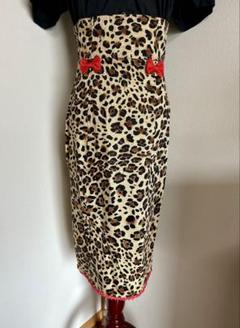 Collectif ヒョウ柄タイトスカート 赤リボンのサムネイル