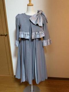 【未使用品】TO BE CHIC スカートスーツ　グレー　リボン 2025年最新】TO BE CHIC カラー：グレイ系 スカートスーツ上下の