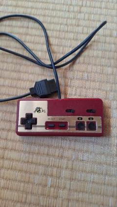 ファミコン コントローラー 赤金 有線