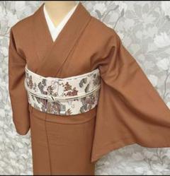 きもの英　色無地 色無地に刺繍した付下げ - きもの英（きものはなぶさ）